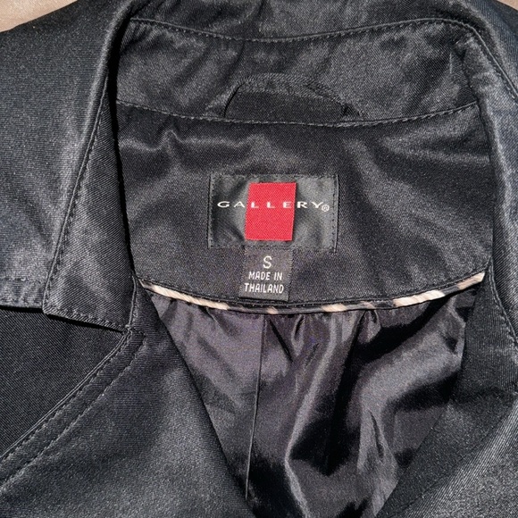 Gallery Black Short Belted Trench Coat Button Details - Picture 3 of 16